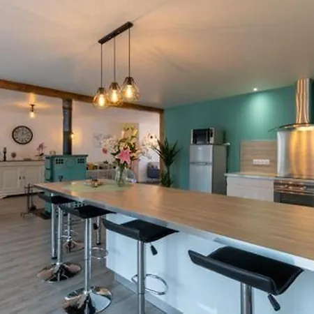 Holiday home Cosy Avec Jardin, Cheminee Et Jeux Enfants A - Fr-1-583-116