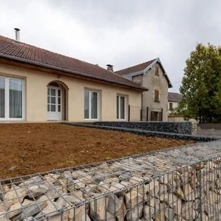 Cosy Avec Jardin, Cheminee Et Jeux Enfants A - Fr-1-583-116 Holiday home Venisey