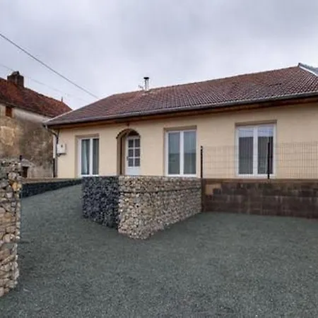 Holiday home Cosy Avec Jardin, Cheminee Et Jeux Enfants A - Fr-1-583-116 *